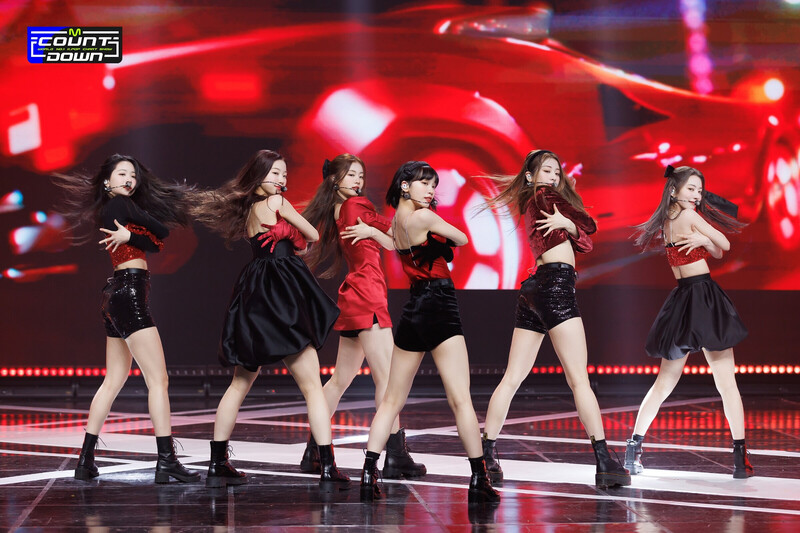 220512 LE SSERAFIM - 'Fearless' at M Countdown documents 4