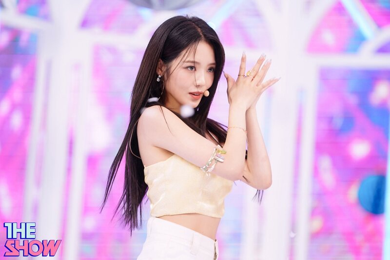 220705 fromis_9 Jisun 'Stay This Way' at The Show documents 3