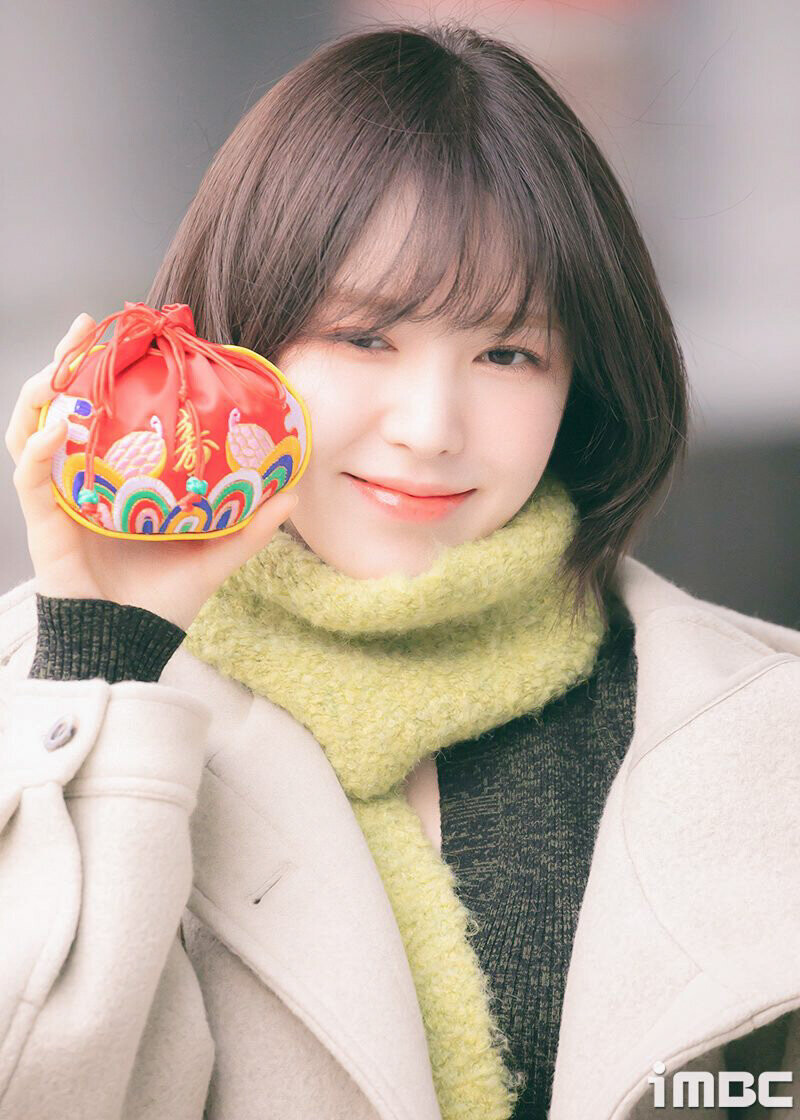 230117 WENDY (RED VELVET) documents 19