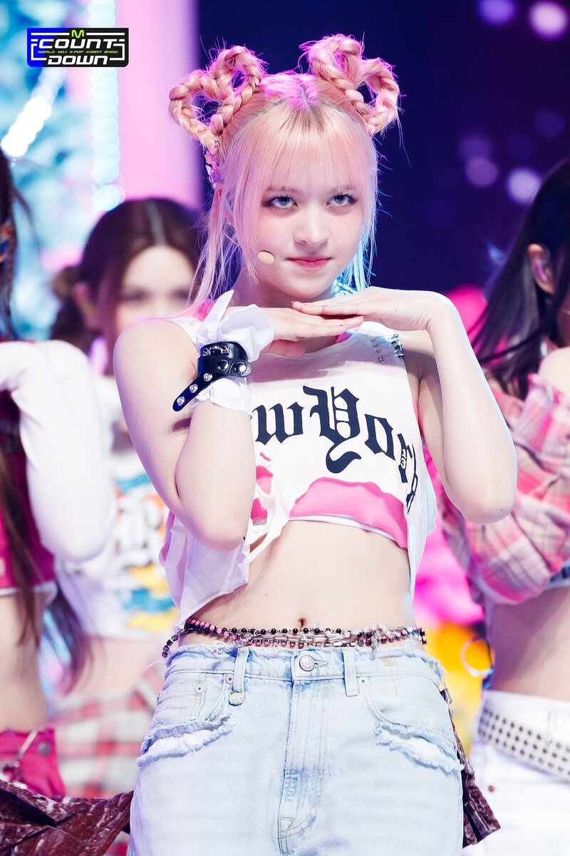 230323 NMIXX Lily 'Love Me Like This' at M Countdown documents 9