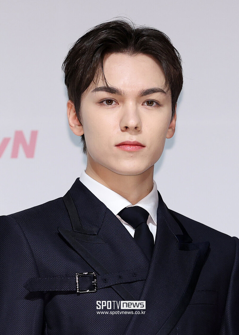 240103 SEVENTEEN - 'Nana Tour with SEVENTEEN Vernon - ' Production Presentation documents 1