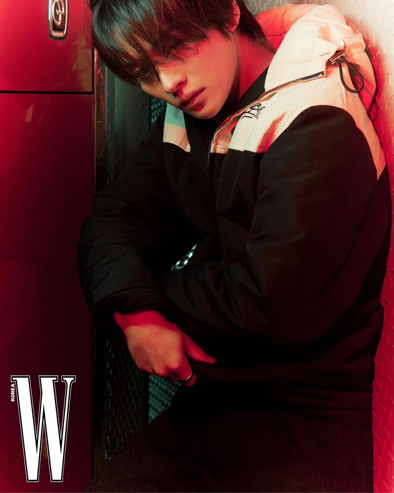 Stray Kids Lee Know x Gucci for W Korea Vol. 6 June 2024 Issue documents 5