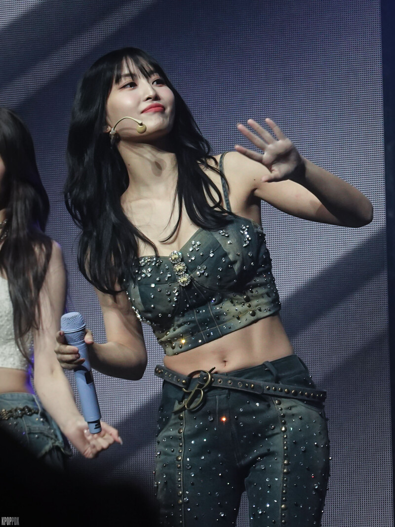 230613 TWICE Momo - ‘Ready To Be’ World Tour in Oakland Day 2 documents 1