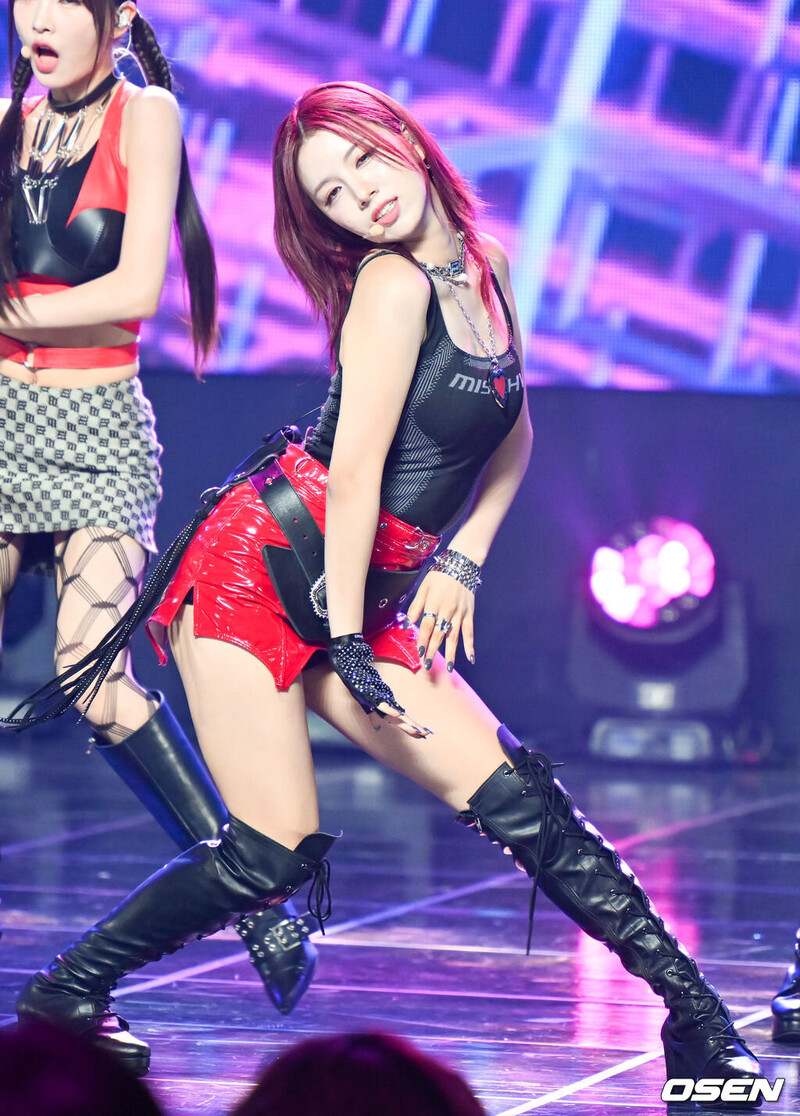 240703 WOOAH Lucy - 'POM POM POM' at Show Champion documents 1