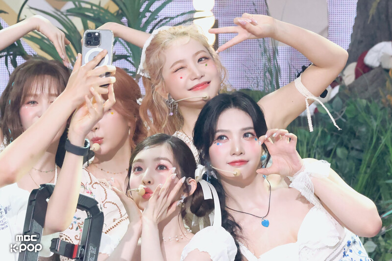 240706 Red Velvet - 'Cosmic' at Music Core documents 3