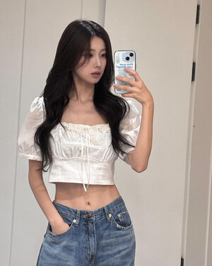 240823 Kang Hyewon Instagram Update