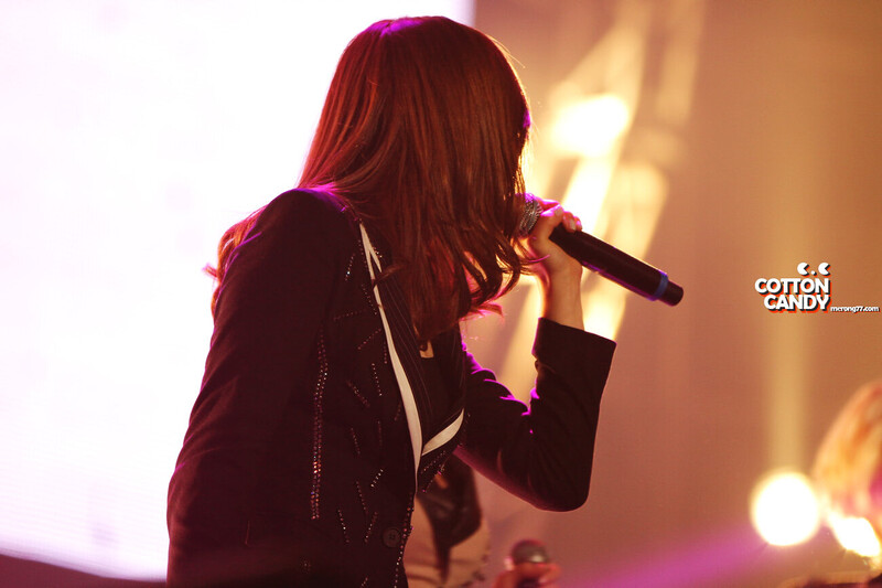 121021 Girls' Generation Taeyeon at GS& Concert documents 9