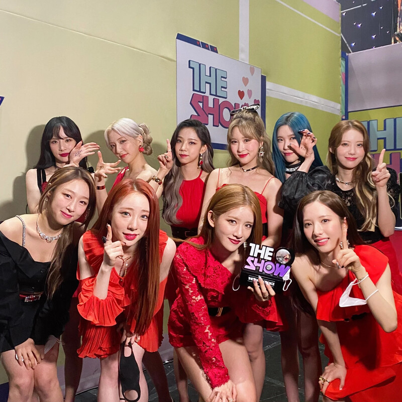 210406 The Show Twitter Update - WJSN documents 1