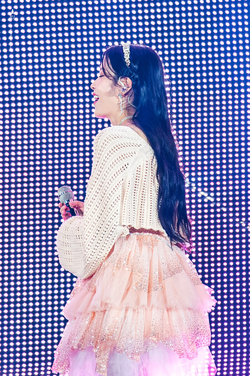 220918 IU - 'The Golden Hour' Concert documents 7