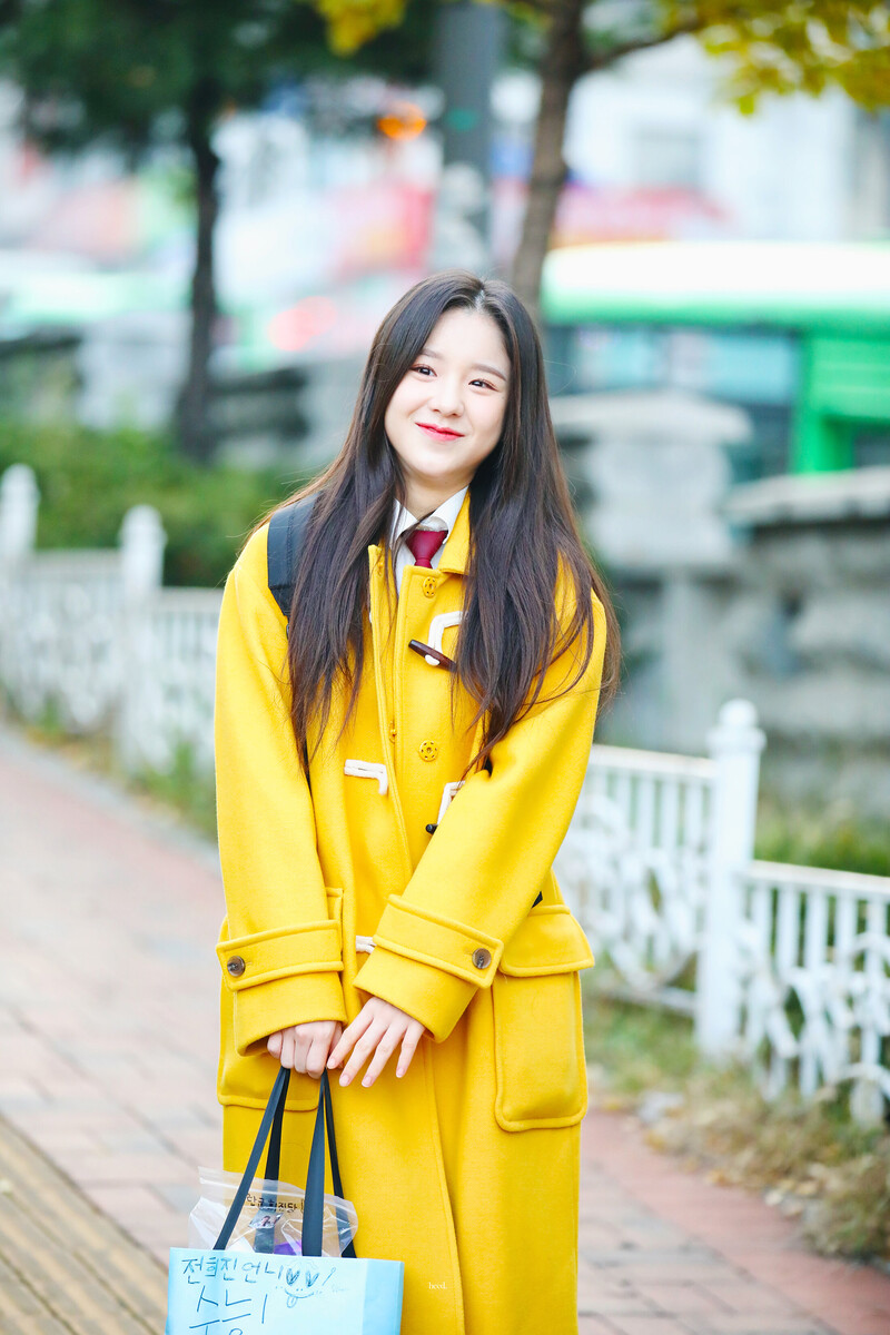 181115 LOONA Heejin documents 9