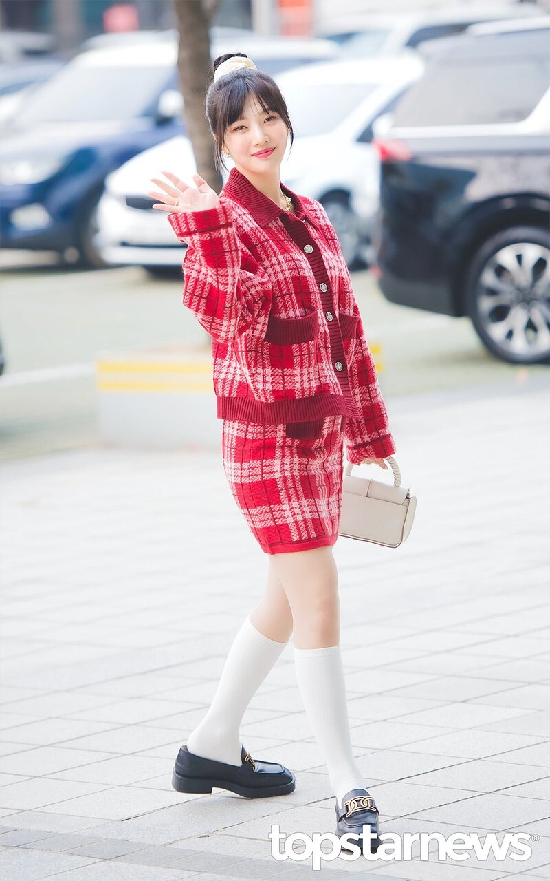 221109 Red Velvet Joy - SBS Animal Farm Departure | kpopping