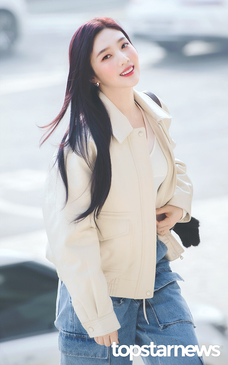 231123 Red Velvet Joy - KBS Music Plaza Commute documents 3