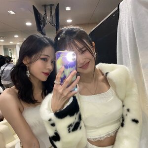 220120 fromis_9 Instagram Update - Chaeyoung & Hayoung