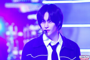 230920 RIIZE Wonbin - 'Get A Guitar' at Show Champion