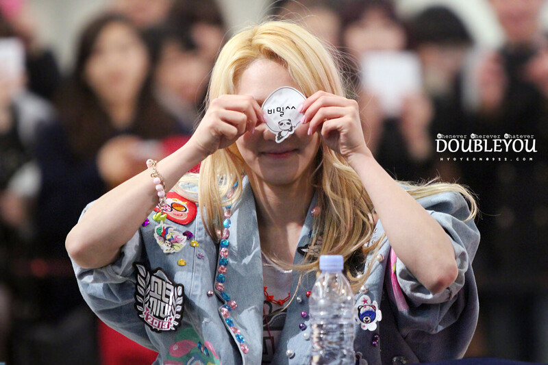 130126 Girls' Generation Hyoyeon at Yeongdon Times Square fansign event documents 11