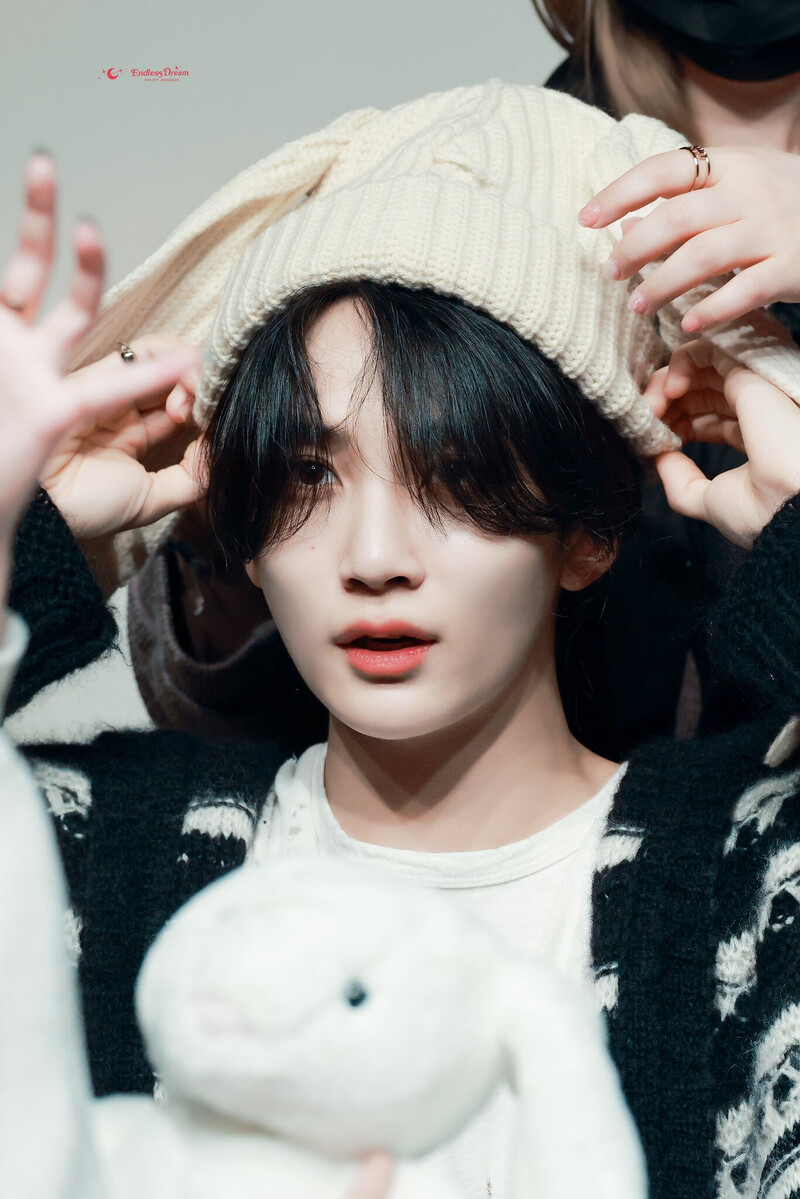 230506 SEVENTEEN Jeonghan at Joeun Music Fansign Event documents 1