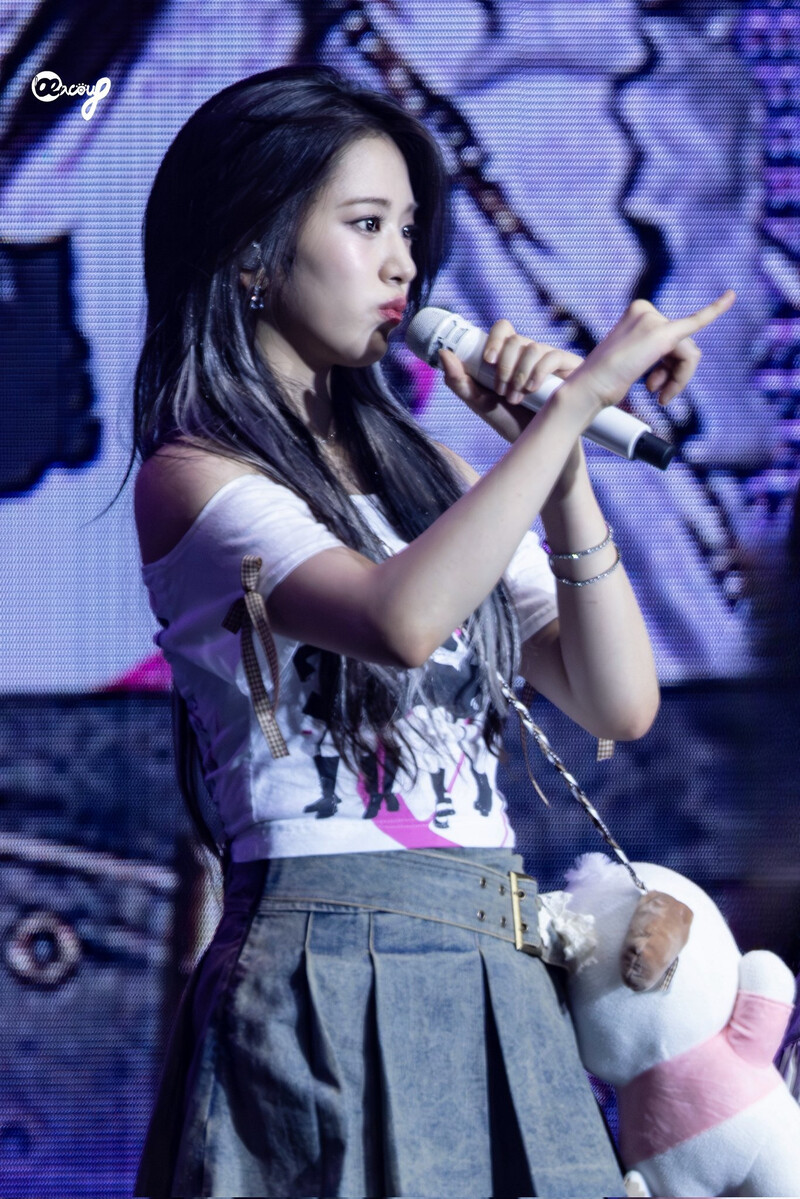 240707 IVE Yujin - 1st World Tour ‘Show What I Have’ in Hong Kong Day 2 documents 9