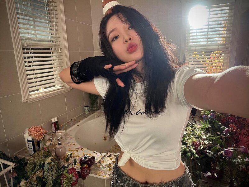 221211 Red Velvet Yeri Instagram Update documents 1