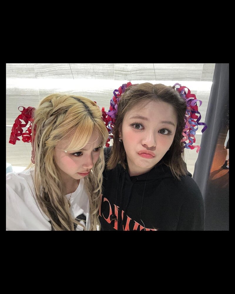 230507 - TWICE Chaeyoung Instagram Update with Jeongyeon documents 2