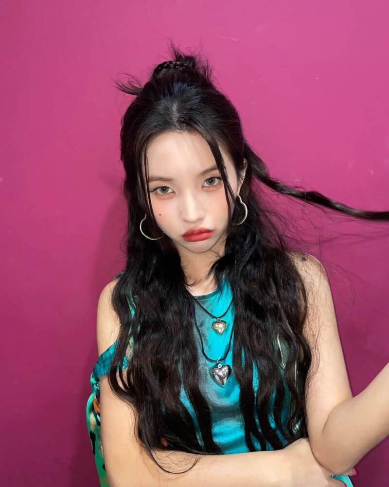 230527 - (G)I-DLE Soyeon Instagram Update documents 3