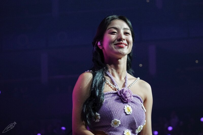 230907 TWICE Jihyo - ‘READY TO BE’ World Tour in London Day 1 documents 3