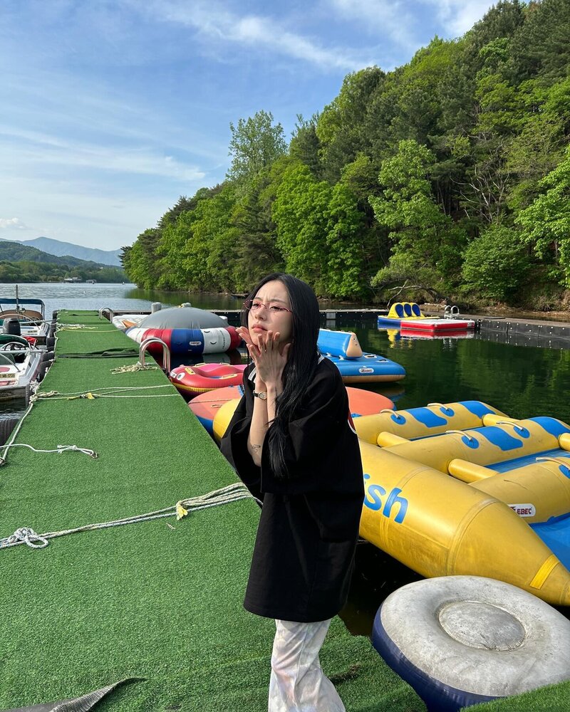 240430 - CHAEYOUNG Instagram Update documents 2