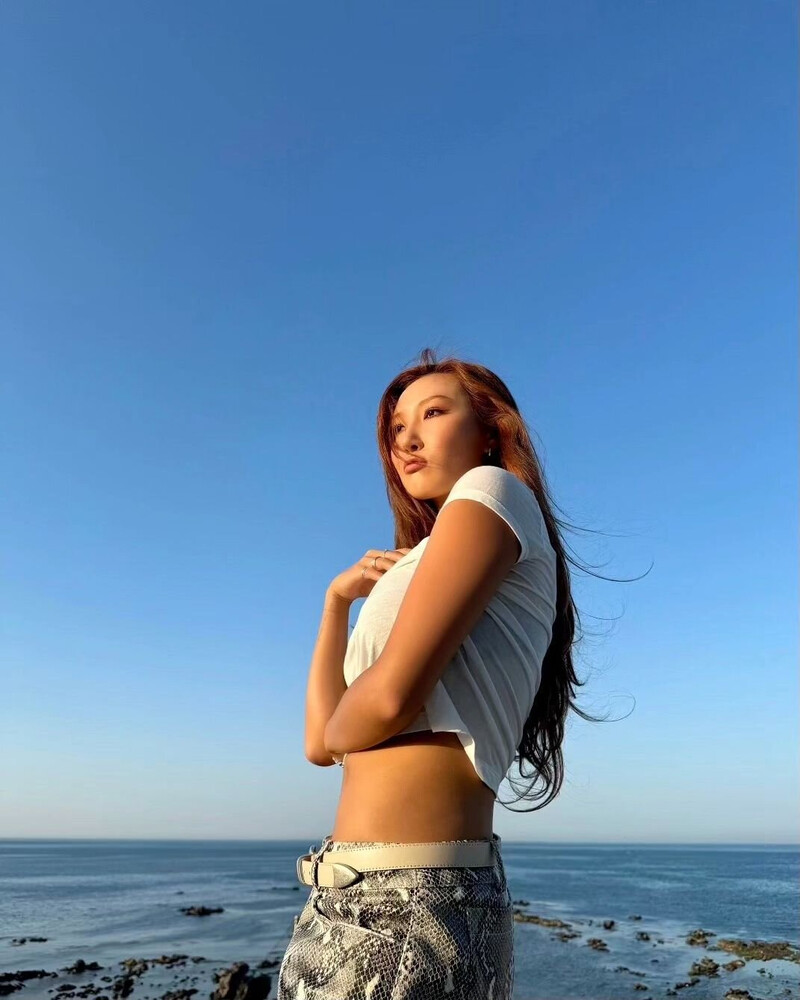 240525 Hwasa Instagram Update documents 1