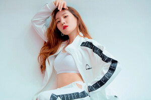 Sunmi for HEAD Neo-Classic