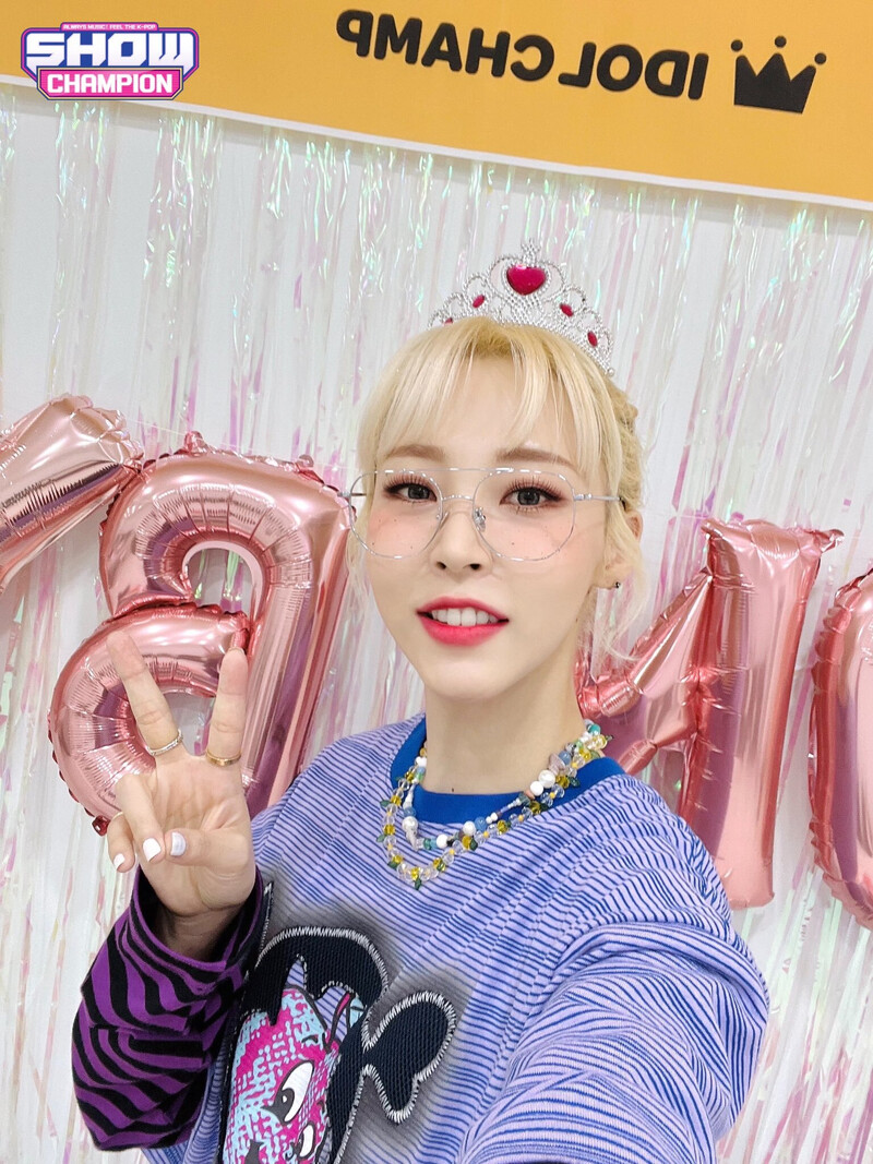 220504 Show Champion Twitter Update - Moonbyul documents 2