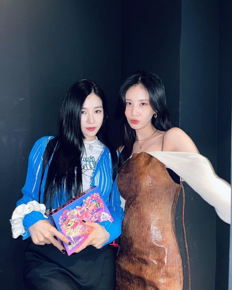 220902 GIRLS' GENERATION Seohyun Instagram Update with Tiffany Young documents 1