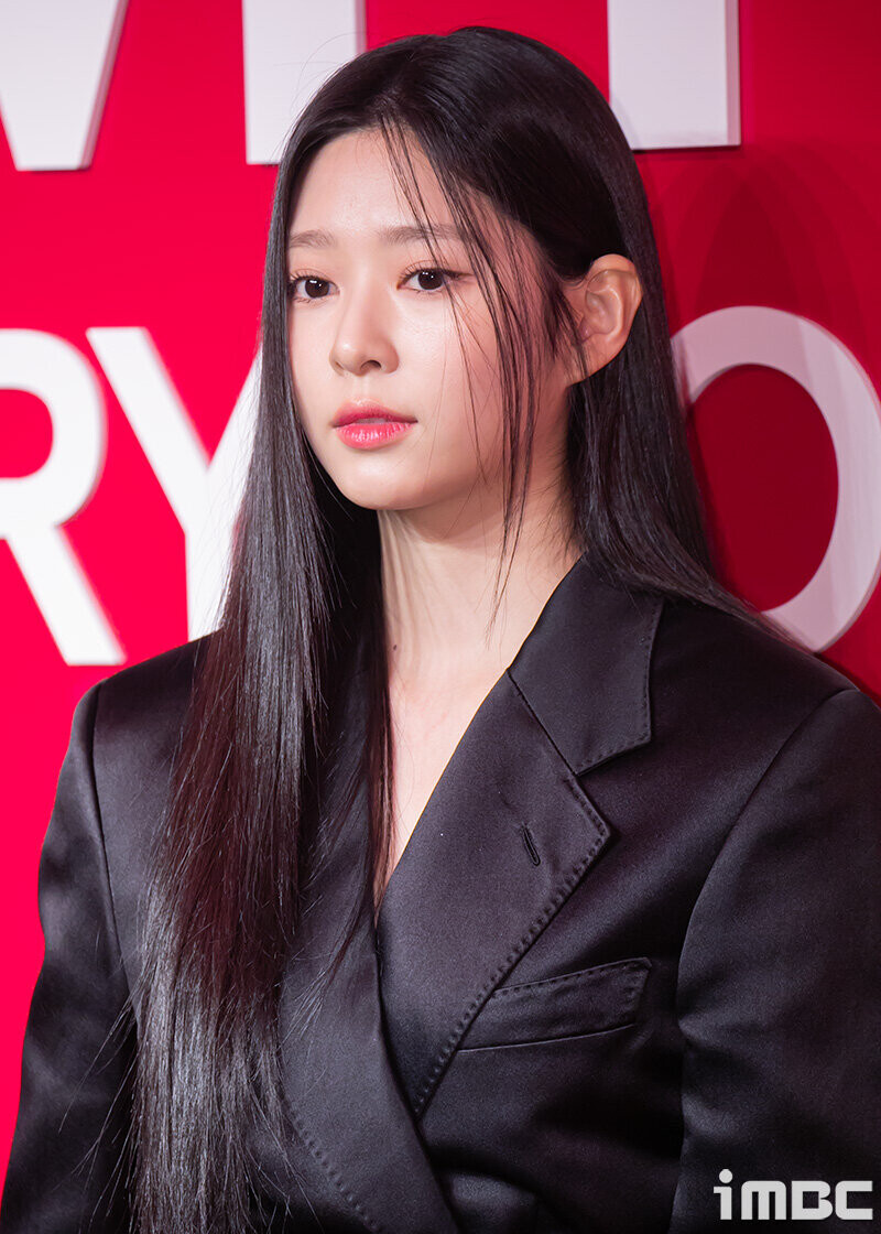 230222 KIM MINJU- TOM FORD Pop-Up Store Event at Seoul documents 5