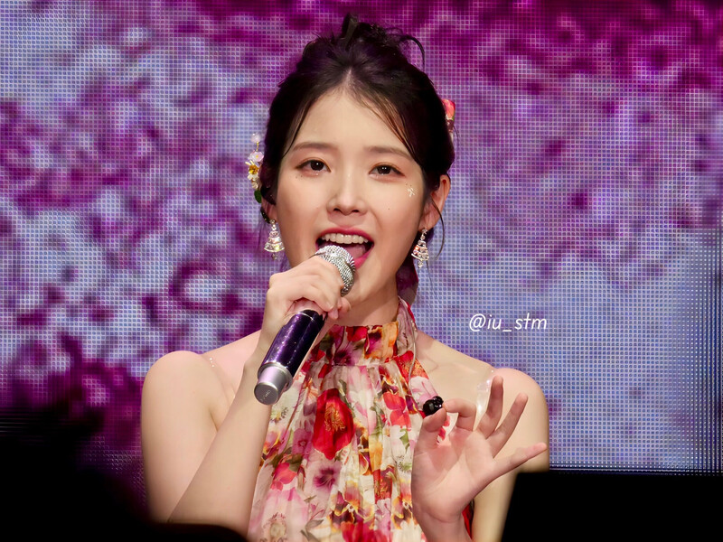 240706 IU - ‘H.E.R.’ World Tour in Osaka Day 1 documents 11