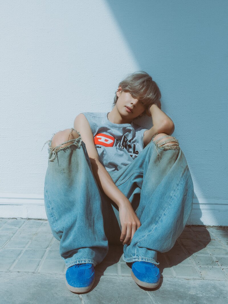 V - 'Layover' Concept Photo documents 13