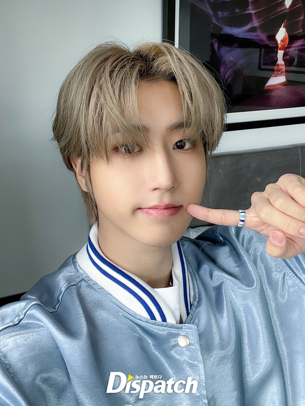 230608 Dispatch Korea Twitter Update with Stray Kids | kpopping