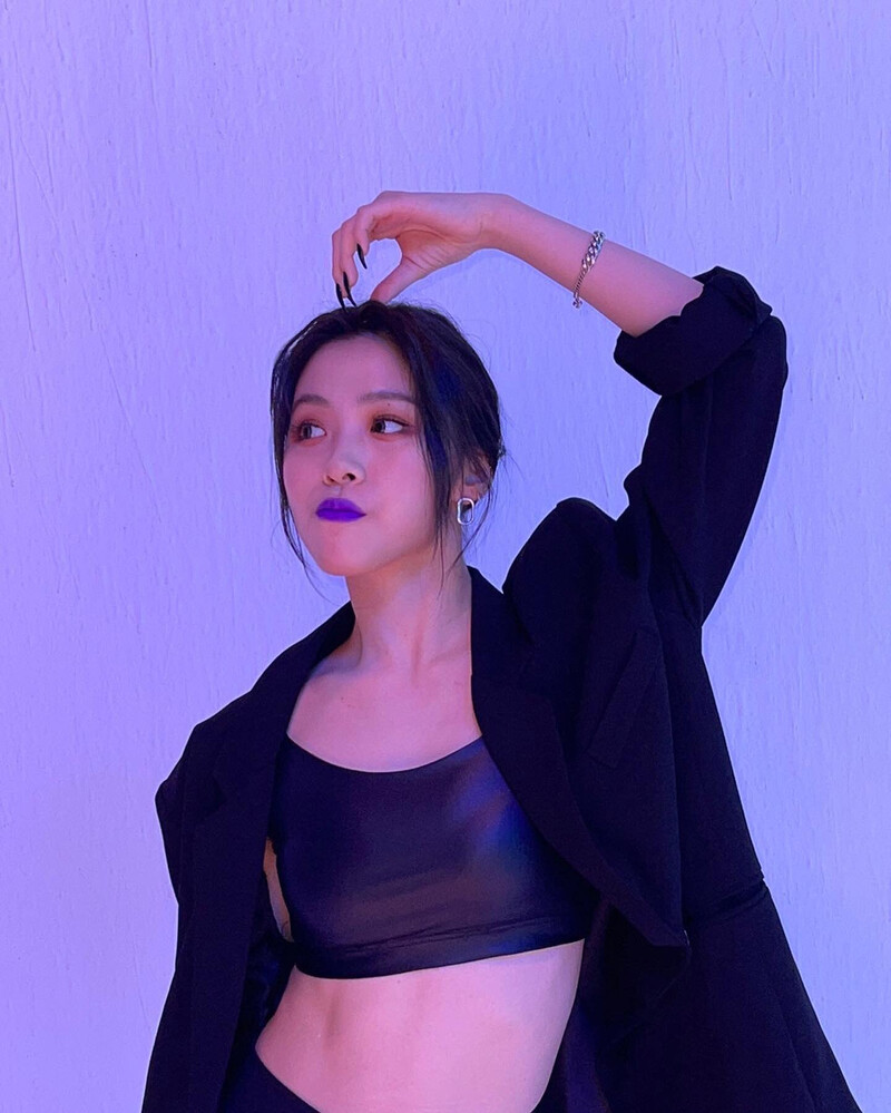 211205 ITZY Instagram Update - Ryujin documents 7