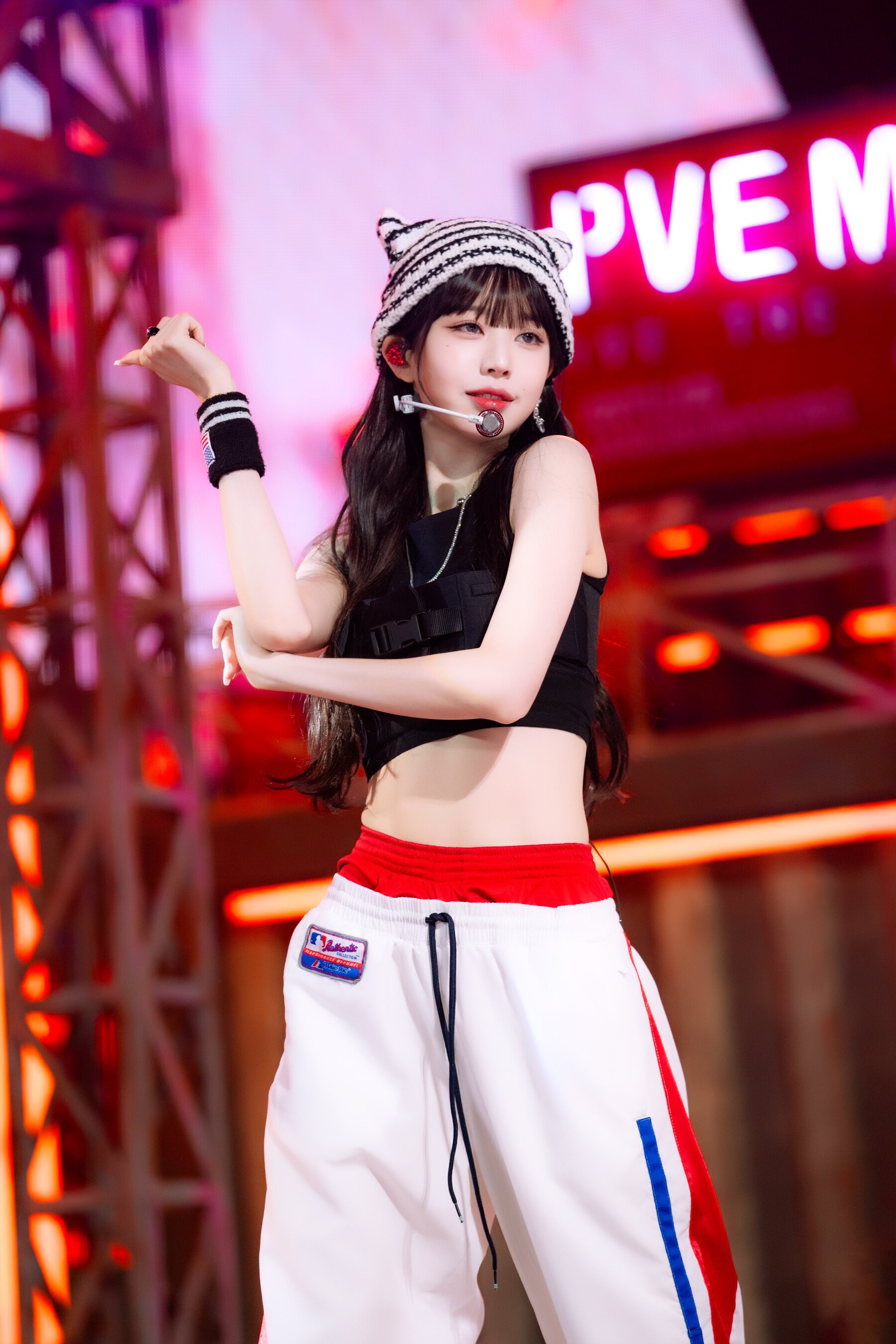 231015 IVE's Wonyoung - 'Off The Record' + 'Baddie' at SBS INKIGAYO ...