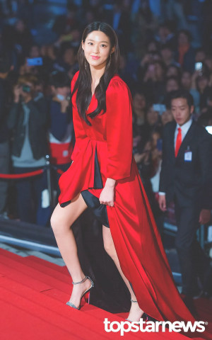 181022  AOA's Seolhyun at The 55th Daejong Film Awards Red Carpet