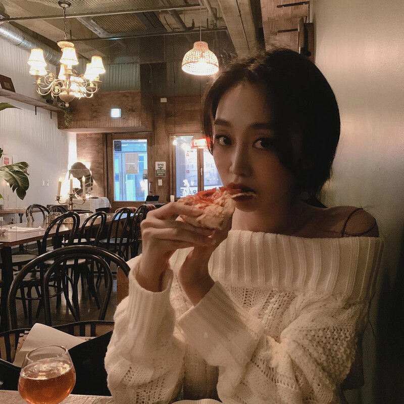 210324 Lovelyz Jisoo Instagram Update documents 3