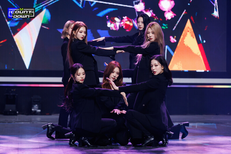 220120 fromis_9 - 'DM' + 'Escape Room' at M Countdown documents 12