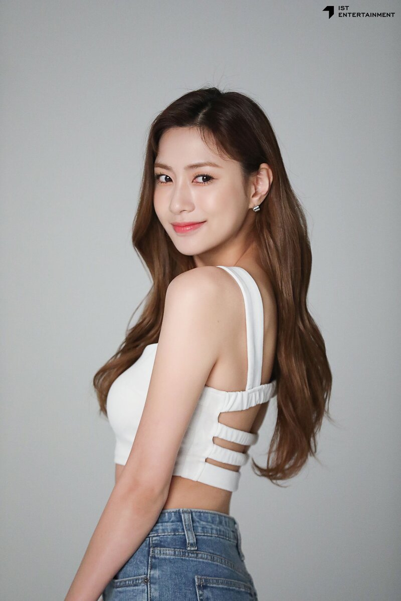 220727 IST Naver - Apink Hayoung - 'Wanna Lab' Photoshoot Behind documents 1