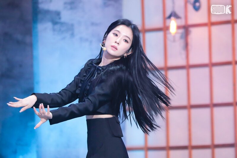 231117 Red Velvet Irene - ‘Chill Kill’ at Music Bank documents 5