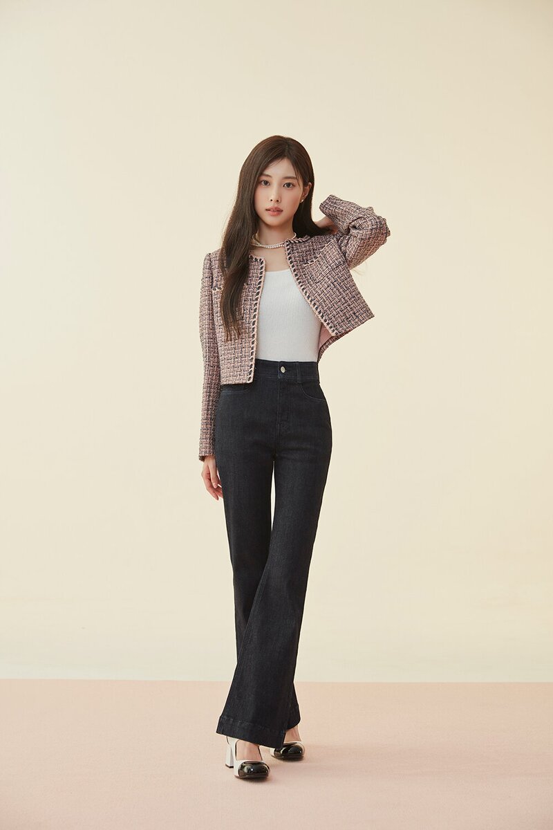 Kang Hyewon for Roem 2023 Fall Collection 'Fill Your Romance' documents 3