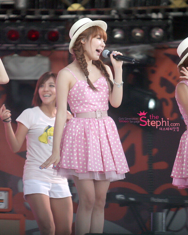 100821 Girls' Generation Tiffany at SMTOWN Live in Seoul documents 23