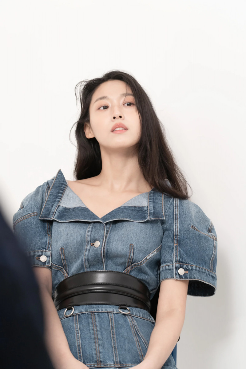 210302 FNC Naver Post - Seolhyun Vogue Photoshoot Behind documents 13