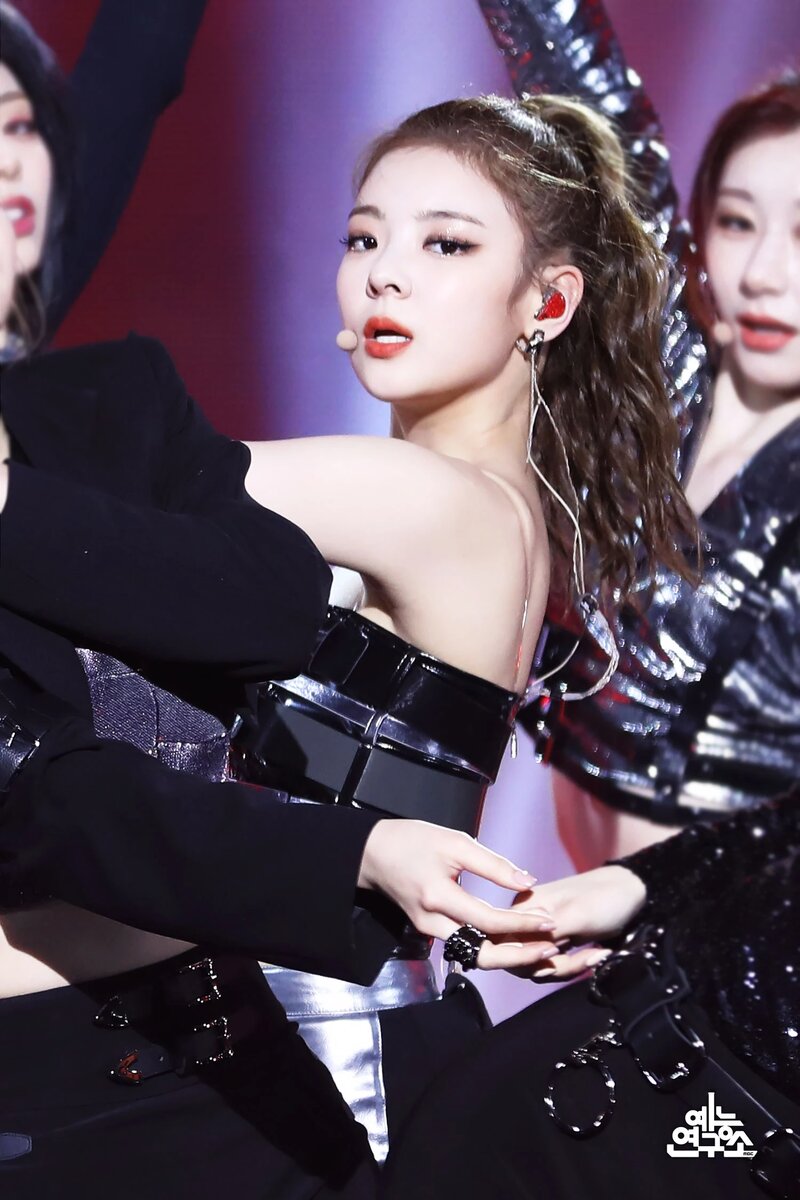 210508 ITZY - 'Mafia In the morning' at Music Core documents 8