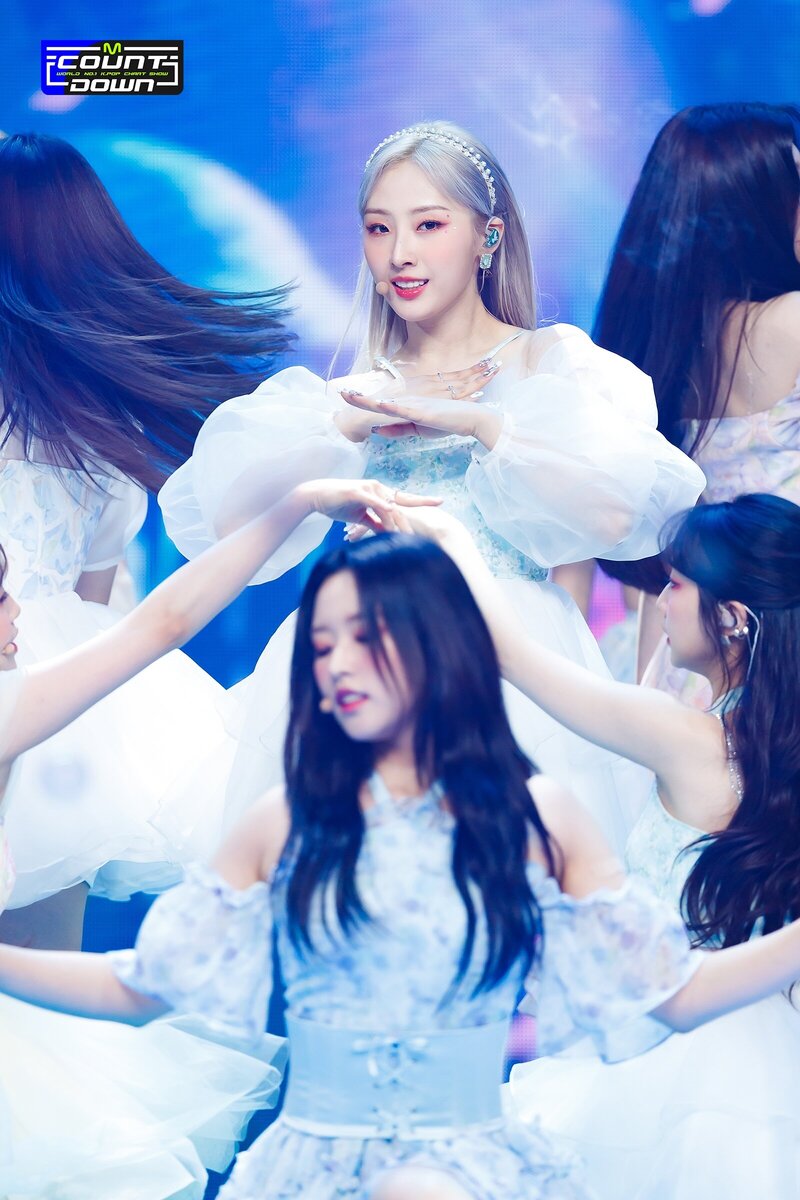 220623 LOONA - 'Flip That' at M Countdown documents 15