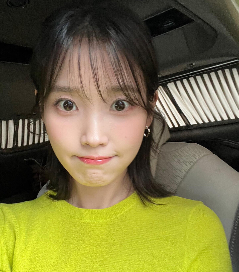 230427 IU Instagram Update documents 6