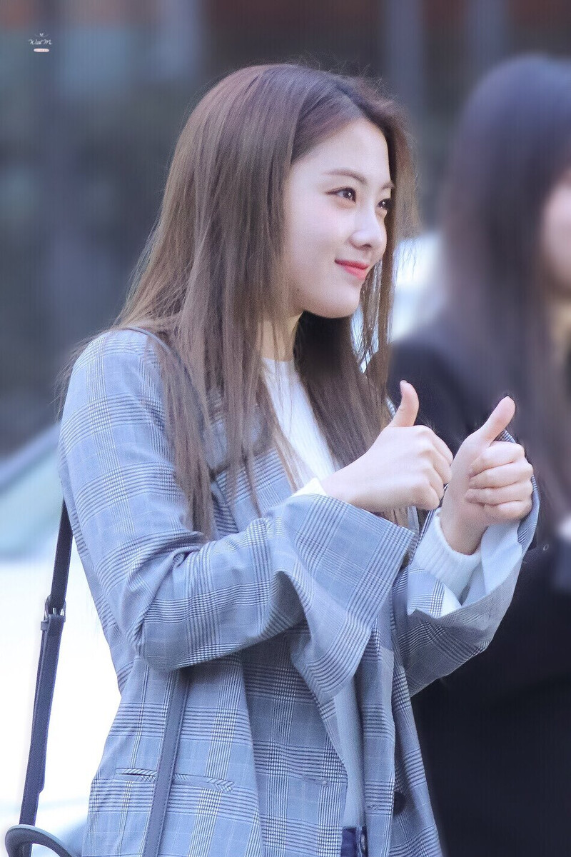 180323 Weki Meki Lucy at Music Bank documents 1