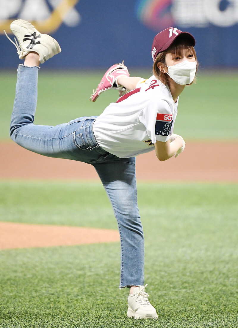 210506 ChoA - Kiwoom Heroes 1st Pitch documents 6