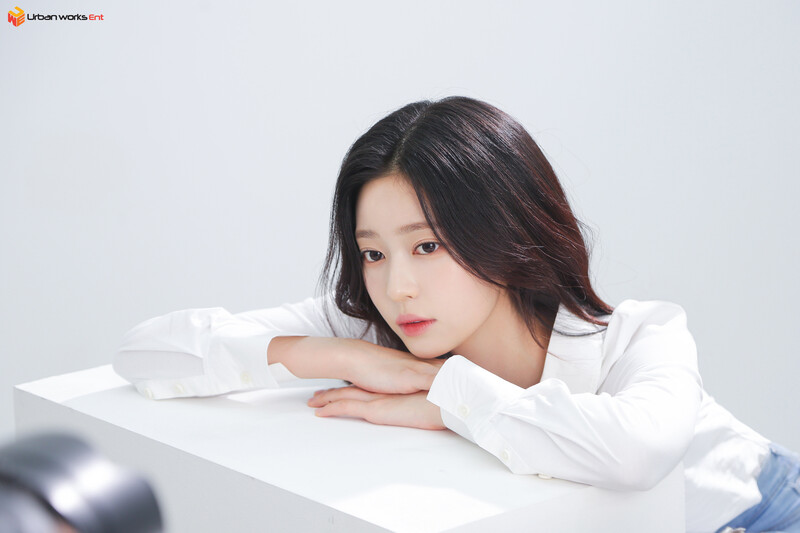 210923 Urban Works Naver Post - Minju 2021 Profile Photos Behind documents 4